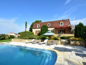  Cozy Holiday Home in Coux et Bigaroque with a Private Pool  Музен